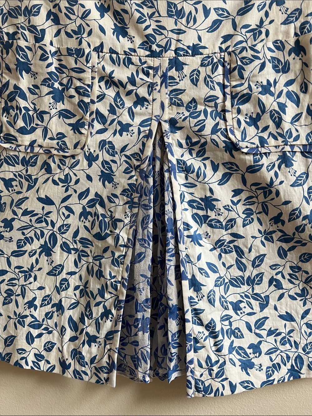 DVF Blue and white Dainty print mini skirt front kick pleat contour waist Aline - Picture 6 of 14
